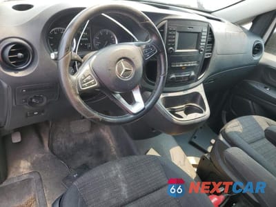 Zdjęcie 8 z 13 samochodu: 2019 MERCEDES-BENZ METRIS VIN:WD3PG3EA5K3532935 - miniatura