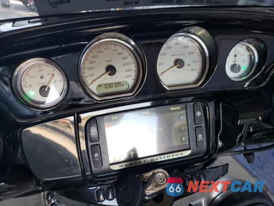 Zdjęcie 8 z 10 samochodu: 2017 HARLEY-DAVIDSON FLHXS STREET GLIDE SPECIAL VIN:1HD1KRC13HB615969 - miniatura