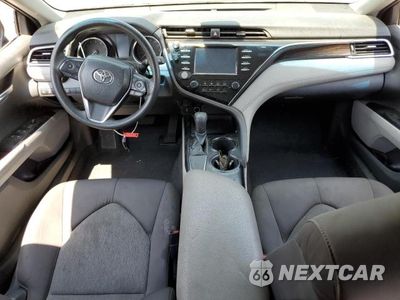 Zdjęcie 8 z 13 samochodu: 2018 TOYOTA CAMRY L VIN:4T1B11HK0JU518553 - miniatura