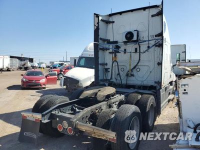 Czwarte zdjęcie samochodu z boku: 2019 FREIGHTLINER CASCADIA 126 VIN:3AKJHHDR9KSKF6975 - miniatura