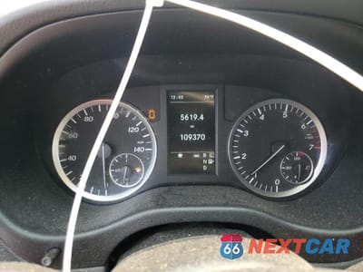 Zdjęcie 9 z 13 samochodu: 2019 MERCEDES-BENZ METRIS VIN:WD3PG3EA5K3532935 - miniatura