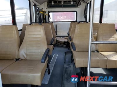 Zdjęcie 10 z 12 samochodu: 2018 FORD ECONOLINE E350 SUPER DUTY CUTAWAY VAN VIN:1FDEE3FSXJDC20835 - miniatura