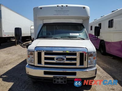 Piąte zdjęcie samochodu w środku: 2018 FORD ECONOLINE E350 SUPER DUTY CUTAWAY VAN VIN:1FDEE3FSXJDC20835 - miniatura