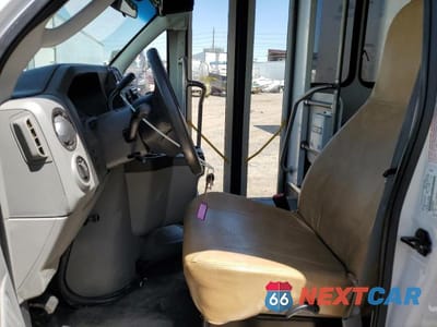 Zdjęcie 7 z 12 samochodu: 2018 FORD ECONOLINE E350 SUPER DUTY CUTAWAY VAN VIN:1FDEE3FSXJDC20835 - miniatura