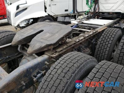 Zdjęcie 6 z 10 samochodu: 2014 INTERNATIONAL PROSTAR VIN:1HSDJAPR5EH781901 - miniatura