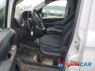 Zdjęcie 7 z 13 samochodu: 2019 MERCEDES-BENZ METRIS VIN:WD3PG3EA5K3532935 - miniatura