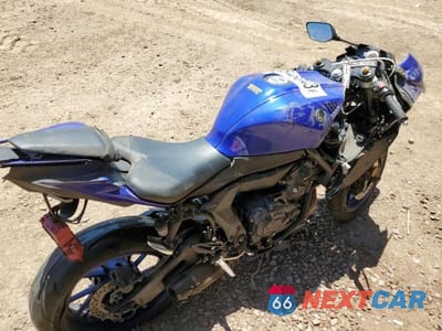 Piąte zdjęcie samochodu w środku: 2022 YAMAHA YZFR7 VIN:JYARM38E2NA000351 - miniatura