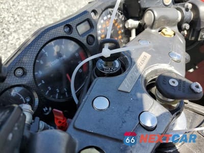 Zdjęcie 8 z 10 samochodu: 2007 SUZUKI GSX1300 RZ VIN:JS1GW71A872106282 - miniatura