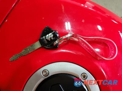 Zdjęcie 8 z 9 samochodu: 2017 SUZUKI GSX-R1000 VIN:JS1DM11B4H2101130 - miniatura