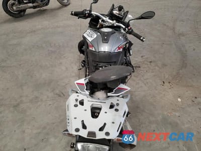 Zdjęcie 6 z 9 samochodu: 2016 BMW S 1000 XR VIN:WB10D1304GZ463302 - miniatura