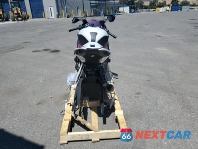 Czwarte zdjęcie samochodu z boku: 2021 BMW S 1000 RR VIN:WB10E230XM6D39800 - miniatura