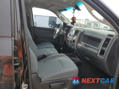 Piąte zdjęcie samochodu w środku: 2013 RAM 3500 ST VIN:3C63RRGLXDG607281 - miniatura