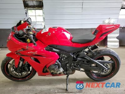 Trzecie zdjęcie samochodu z tyłu: 2017 SUZUKI GSX-R1000 VIN:JS1DM11B4H2101130 - miniatura