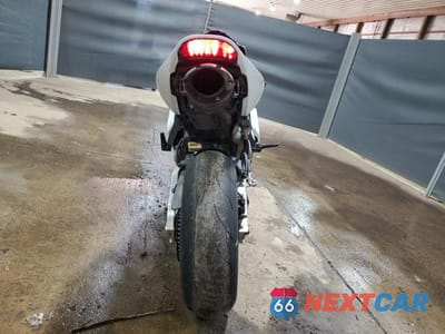 Czwarte zdjęcie samochodu z boku: 2006 HONDA CBR600 RR VIN:JH2PC37026M304856 - miniatura