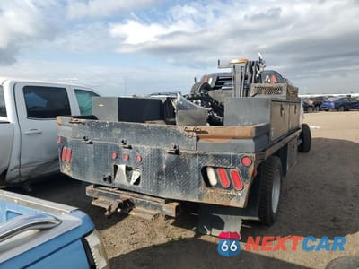 Trzecie zdjęcie samochodu z tyłu: 2016 RAM 5500 VIN:3C7WRNFL5GG373574 - miniatura