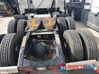 Zdjęcie 9 z 10 samochodu: 2020 VOLVO VN VNL VIN:4V4NC9EHXLN254911 - miniatura