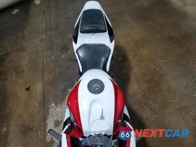 Piąte zdjęcie samochodu w środku: 2006 HONDA CBR600 RR VIN:JH2PC37026M304856 - miniatura