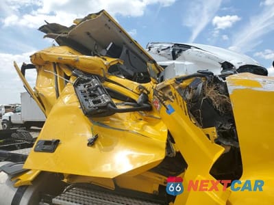 Zdjęcie 9 z 10 samochodu: 2022 VOLVO VN VNL VIN:4V4NC9EH8NN289739 - miniatura