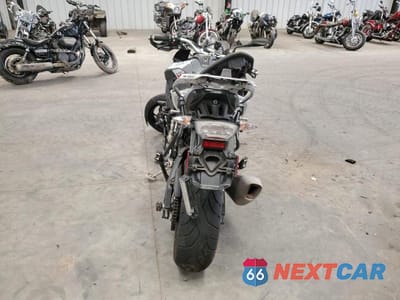 Czwarte zdjęcie samochodu z boku: 2016 BMW S 1000 XR VIN:WB10D1304GZ463302 - miniatura
