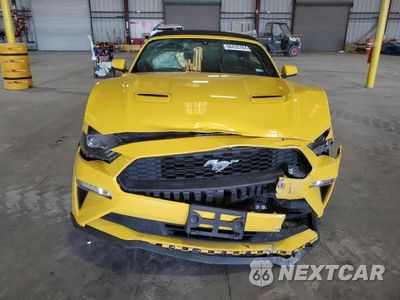 Piąte zdjęcie samochodu w środku: 2018 FORD MUSTANG VIN:1FATP8UH2J5136518 - miniatura