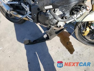 Zdjęcie 9 z 10 samochodu: 2005 SUZUKI GSX-R600 K VIN:JS1GN7CA452100072 - miniatura