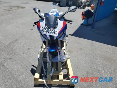 Drugie zdjęcie samochodu z przodu: 2021 BMW S 1000 RR VIN:WB10E230XM6D39800 - miniatura
