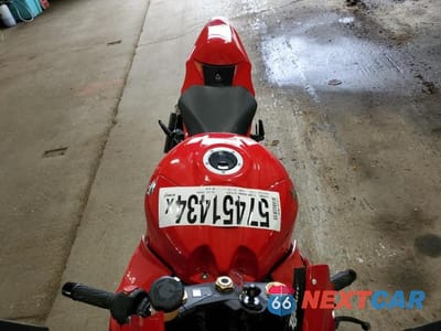 Piąte zdjęcie samochodu w środku: 2017 SUZUKI GSX-R1000 VIN:JS1DM11B4H2101130 - miniatura