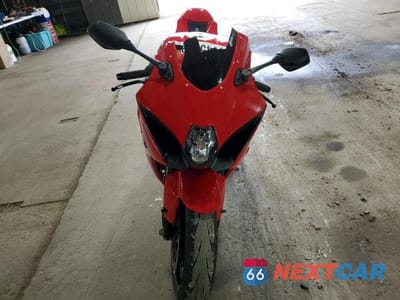 Drugie zdjęcie samochodu z przodu: 2017 SUZUKI GSX-R1000 VIN:JS1DM11B4H2101130 - miniatura