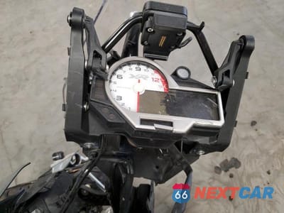 Zdjęcie 7 z 9 samochodu: 2016 BMW S 1000 XR VIN:WB10D1304GZ463302 - miniatura