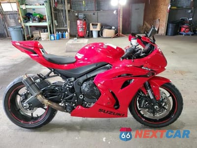 2017 SUZUKI GSX-R1000 JS1DM11B4H2101130 - główne zdjęcie licytacji z USA - miniatura
