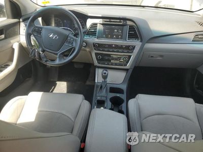 Zdjęcie 8 z 12 samochodu: 2017 HYUNDAI SONATA SPORT VIN:5NPE34AF7HH587237 - miniatura