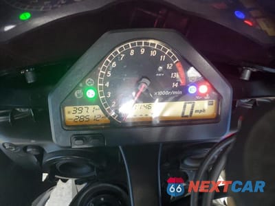 Zdjęcie 7 z 9 samochodu: 2006 HONDA CBR1000 RR VIN:JH2SC57076M206959 - miniatura