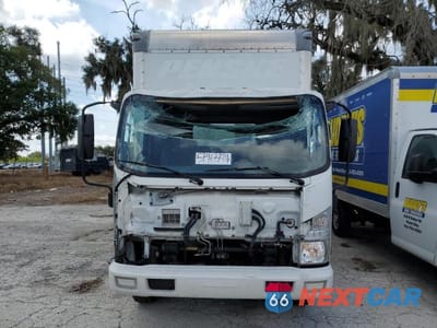 Piąte zdjęcie samochodu w środku: 2018 ISUZU NPR HD VIN:54DC4W1BXJS800570 - miniatura