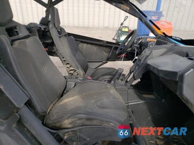Piąte zdjęcie samochodu w środku: 2021 CAN-AM MAVERICK X3 MAX RS TURBO R VIN:3JBVKAW43MK000379 - miniatura
