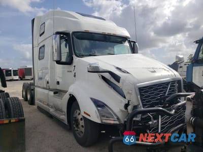 2020 VOLVO VN VNL 4V4NC9EHXLN254911 - główne zdjęcie licytacji z USA - miniatura