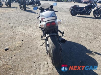 Czwarte zdjęcie samochodu z boku: 2023 SUZUKI GSX-R750 VIN:JS1GR7MA6P7100194 - miniatura