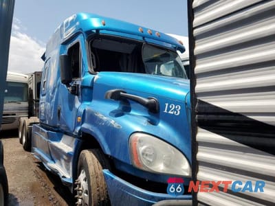 2014 FREIGHTLINER CASCADIA 125 3AKJGLD57ESFS5652 - główne zdjęcie licytacji z USA - miniatura