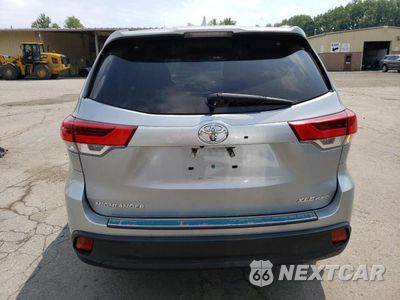 Zdjęcie 6 z 13 samochodu: 2018 TOYOTA HIGHLANDER SE VIN:5TDJZRFH6JS525039 - miniatura