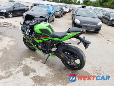 Trzecie zdjęcie samochodu z tyłu: 2023 KAWASAKI ZX636 K VIN:JKBZXJH15PA017215 - miniatura