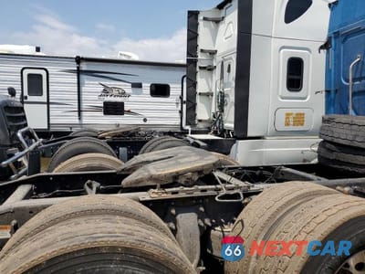 Zdjęcie 6 z 10 samochodu: 2014 FREIGHTLINER CASCADIA 125 VIN:3AKJGLD57ESFS5652 - miniatura
