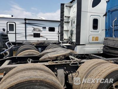Zdjęcie 6 z 10 samochodu: 2014 FREIGHTLINER CASCADIA 125 VIN:3AKJGLD57ESFS5652 - miniatura