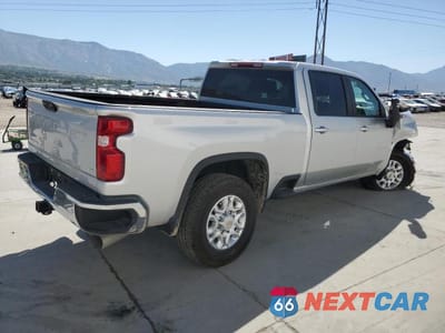 Trzecie zdjęcie samochodu z tyłu: 2023 CHEVROLET SILVERADO K3500 LT VIN:2GC4YTEY0P1721511 - miniatura