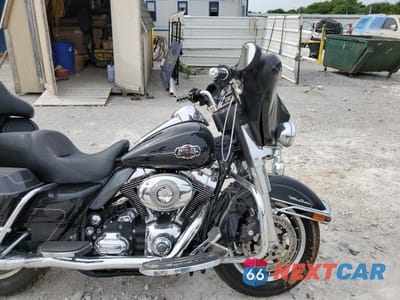Piąte zdjęcie samochodu w środku: 2008 HARLEY-DAVIDSON FLHTCUI VIN:1HD1FC4178Y701024 - miniatura