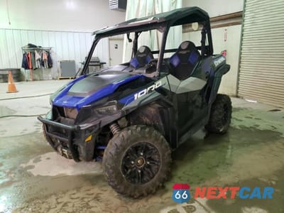 Drugie zdjęcie samochodu z przodu: 2020 POLARIS GENERAL 1000 DELUXE VIN:3NSGAD997LH950773 - miniatura