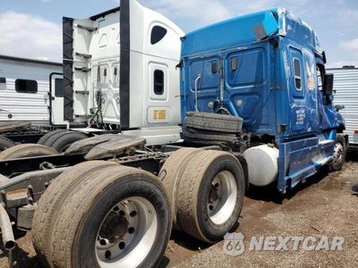Czwarte zdjęcie samochodu z boku: 2014 FREIGHTLINER CASCADIA 125 VIN:3AKJGLD57ESFS5652 - miniatura