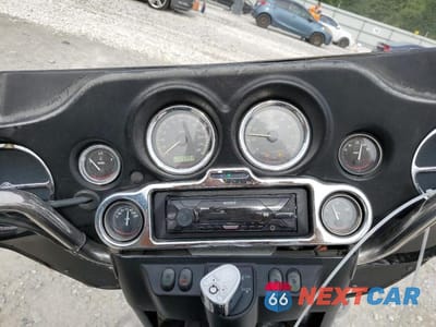 Zdjęcie 8 z 10 samochodu: 2008 HARLEY-DAVIDSON FLHTCUI VIN:1HD1FC4178Y701024 - miniatura