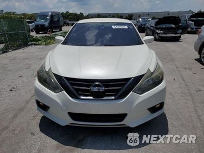 Piąte zdjęcie samochodu w środku: 2017 NISSAN ALTIMA 2.5 VIN:1N4AL3APXHC294483 - miniatura
