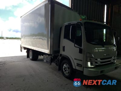 Czwarte zdjęcie samochodu z boku: 2024 ISUZU NPR HD VIN:JALC4W160R7016788 - miniatura