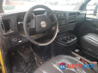 Zdjęcie 8 z 12 samochodu: 2011 GMC SAVANA CUTAWAY G3500 VIN:1GD374CG4B1901292 - miniatura