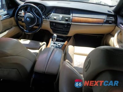 Zdjęcie 8 z 13 samochodu: 2008 BMW X5 4.8I VIN:5UXFE83578L167448 - miniatura